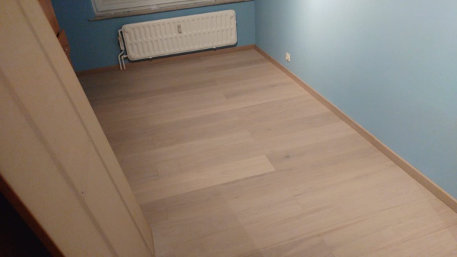 Parquet : Ponçage, vitrification (huile, vernis) et pose ou réparation de parquet, quickstep ou laminé.